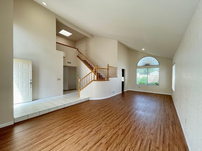 Building Photo - 1951 Devonshire Dr