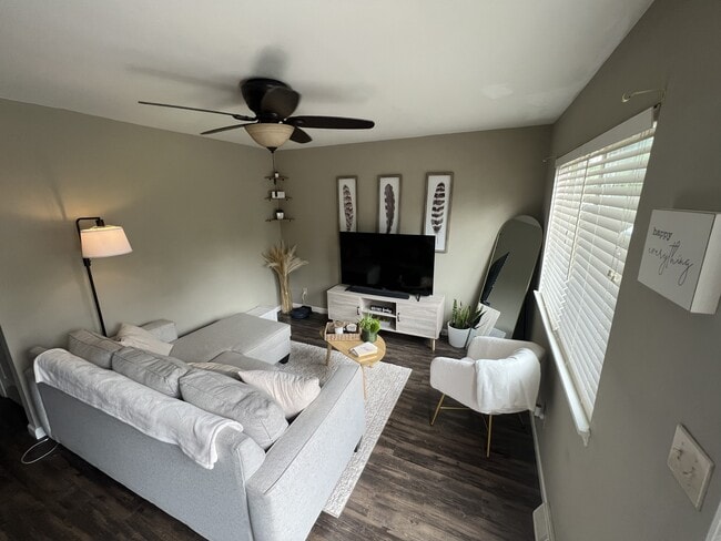 Building Photo - 17 North Dr