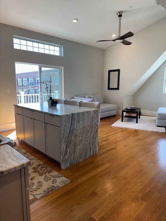 Foto del edificio - 204 Spencer Ave