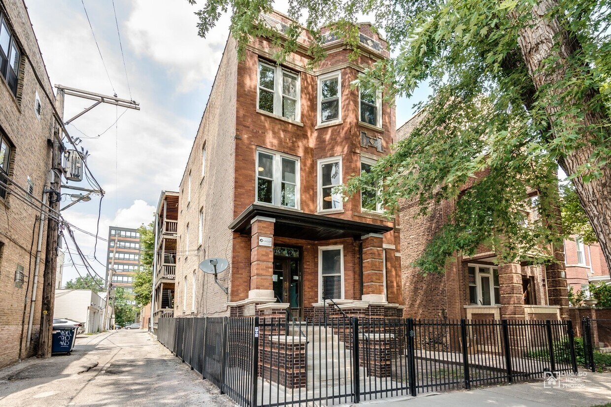 Primary Photo - 2346 W Thomas St