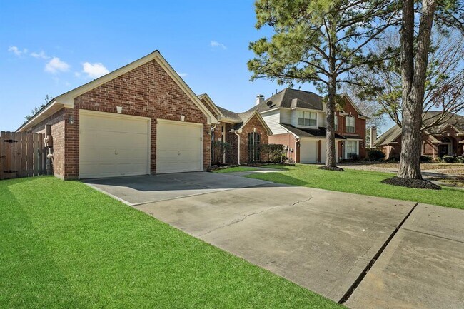 Building Photo - 17219 Sandestine Dr