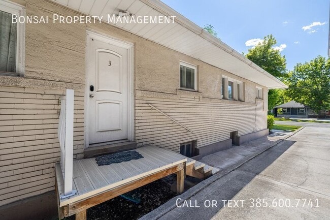 Building Photo - 807 S 500 E