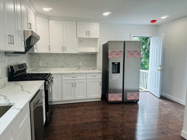 Building Photo - 189 Arlington St