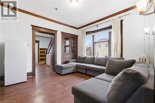 Photo du bâtiment - 30 Regina St N