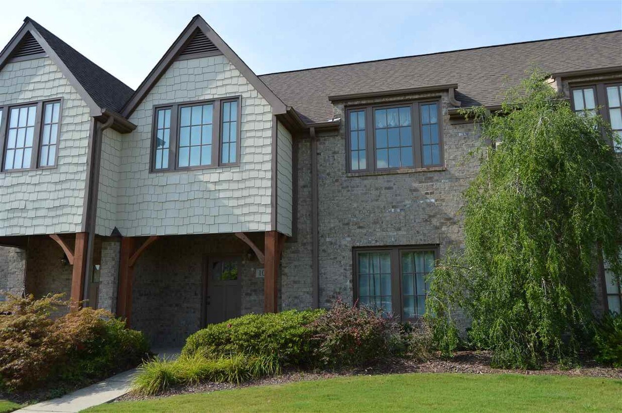 Foto principal - 104 Belltower Ln SW