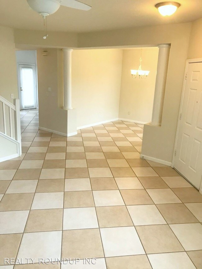 Building Photo - 4 br, 2.5 bath House - 8957 Arborview Dr