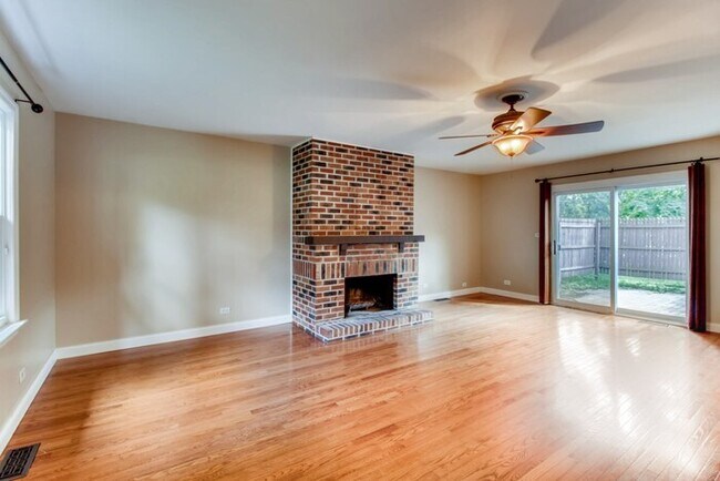 Building Photo - 903 Oxford Road, Glen Ellyn, IL, 60137