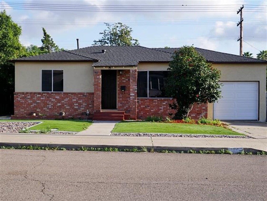 Primary Photo - El Cajon Classic 2 bedroom 1 bath updated ...