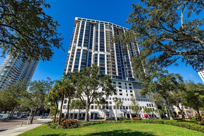 Building Photo - BAYFRONT TOWER | Highrise Condo in Downtow...