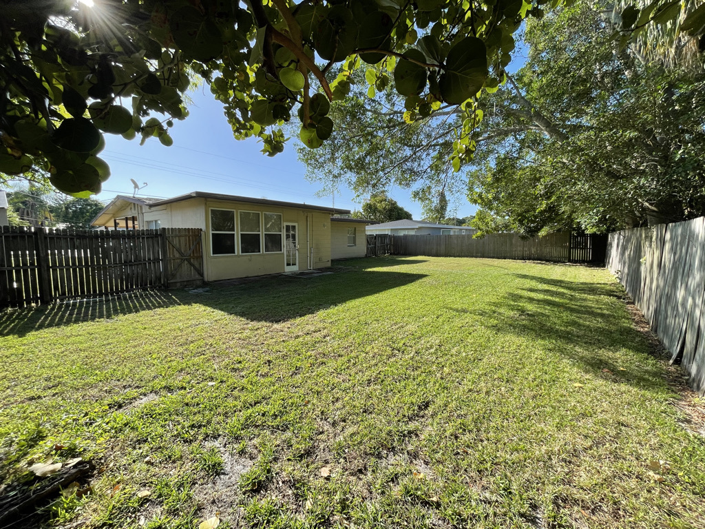 Primary Photo - 5938 S Lockwood Ridge Rd