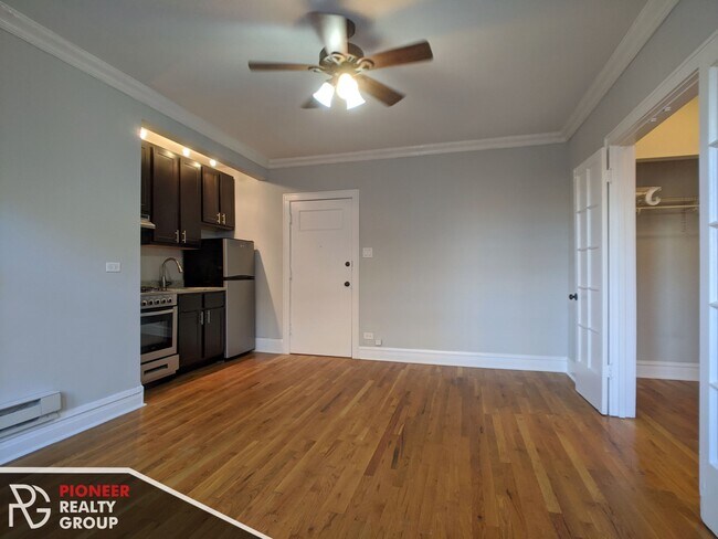 Foto del edificio - 4737 N Hermitage Ave