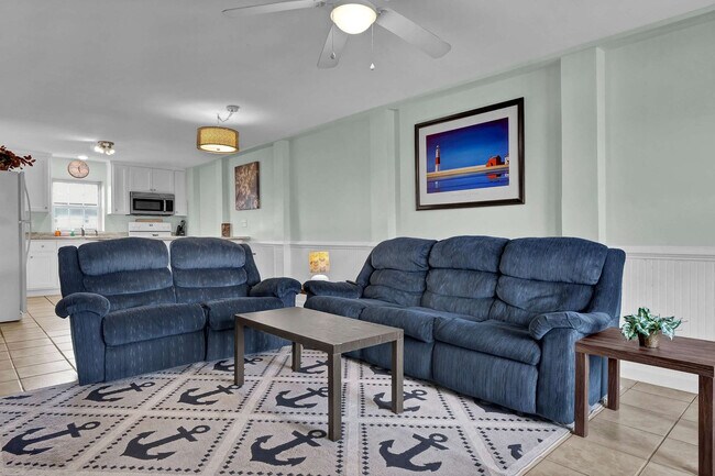 Building Photo - 237 Sea Shore Dr