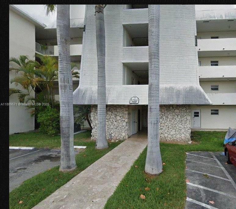 Foto principal - 7410 SW 82nd St