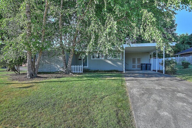 Foto del edificio - 3 Bdrm / 2 Bath One Level Home   Kingsport, TN