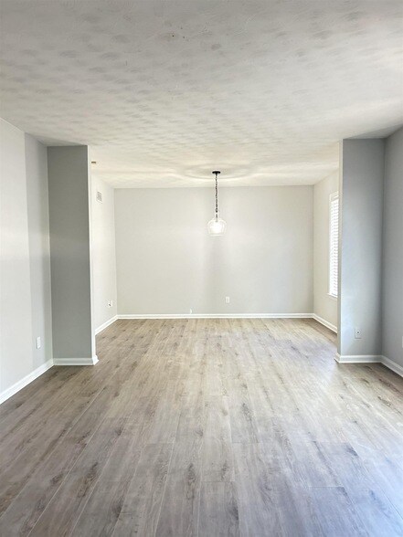 Building Photo - 3469 Northmoor Ave