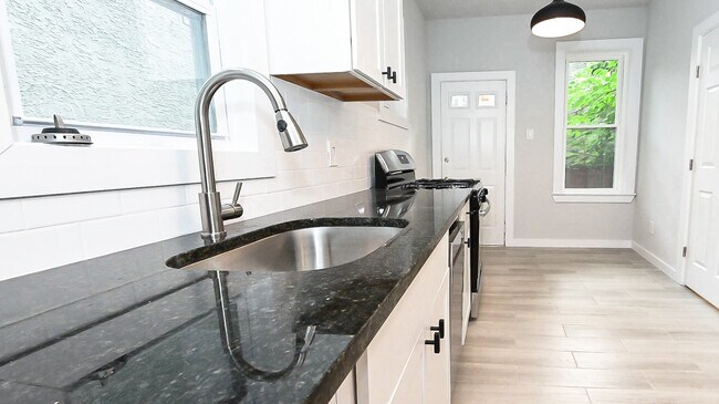 Foto del edificio - New to Market Bright and Clean West Philly...