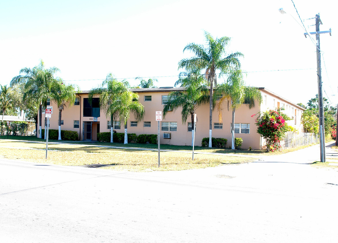 Primary Photo - Driftwood Apartments