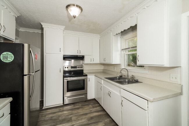Building Photo - 1741 Faraway Dr