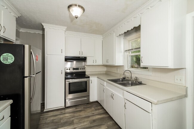 Foto del edificio - 1741 Faraway Dr