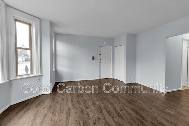 Building Photo - 425 Porter Ave