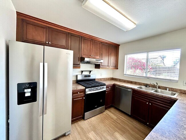 Foto del edificio - 5 Bed, 2 Bath in Otay Mesa!