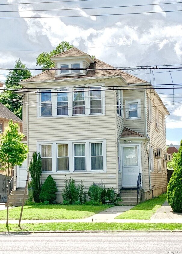 Primary Photo - 30-18 150th St