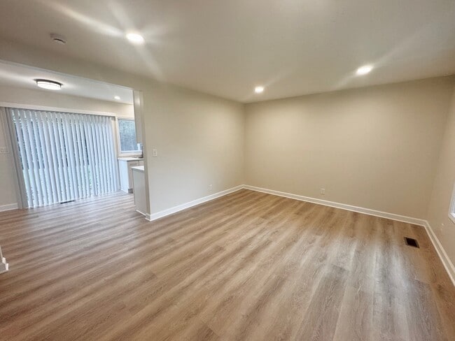 Building Photo - 317 Hadleigh Rd