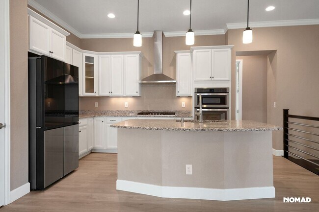 Foto del edificio - Spacious 5-Bedroom Home in Aurora – Prime ...