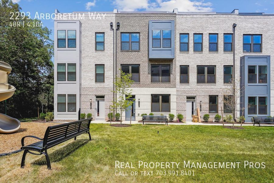 Foto principal - Brand New Never Lived in 4 Level Luxury To...