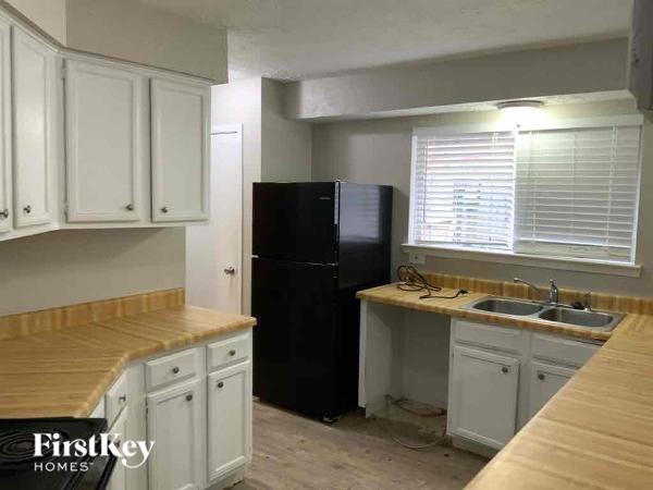 Building Photo - 1315 Goswell Ln