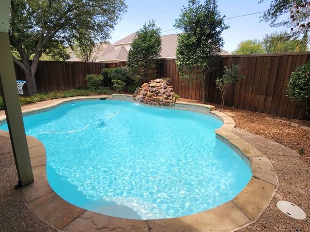 Foto principal - 2021 Country Brook Ln