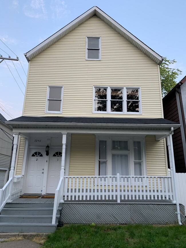 Building Photo - 3246 N Ravenswood Ave