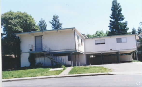 Building Photo - 1438 Marclair Dr