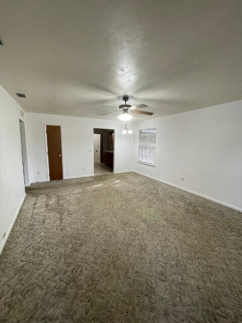 Foto del edificio - 580 SE Nassau St