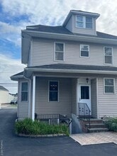 Building Photo - 172 W Nicholai St