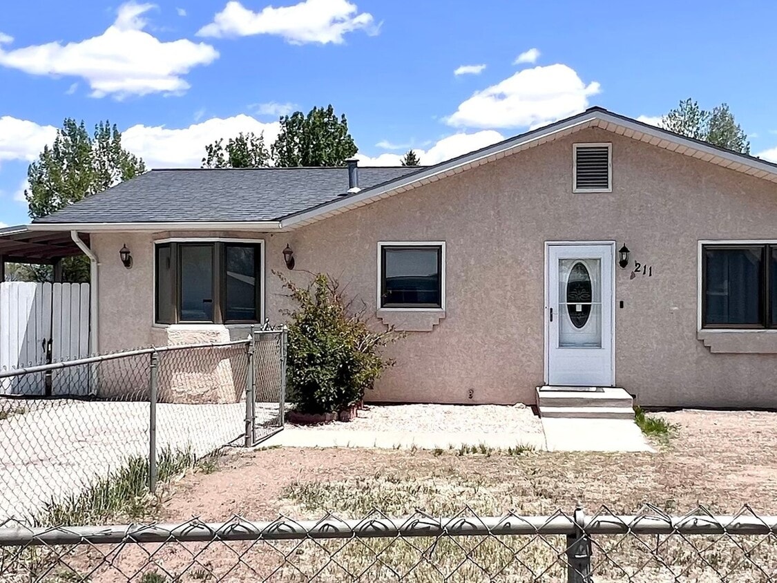 211 Spruce Dr, Alamosa, CO 81101 House Rental in Alamosa, CO