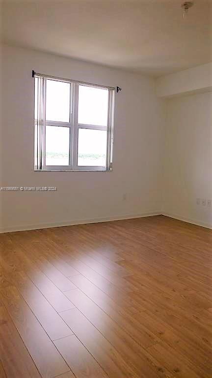 Building Photo - 7900 Harbor Island Dr