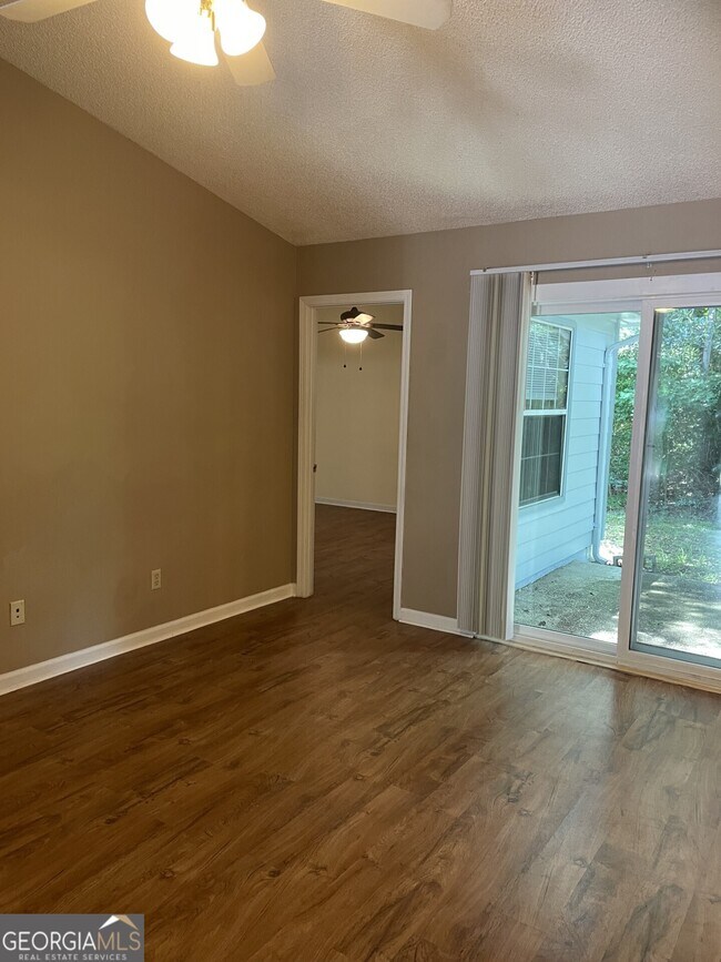 Building Photo - 183 Talbot Ct
