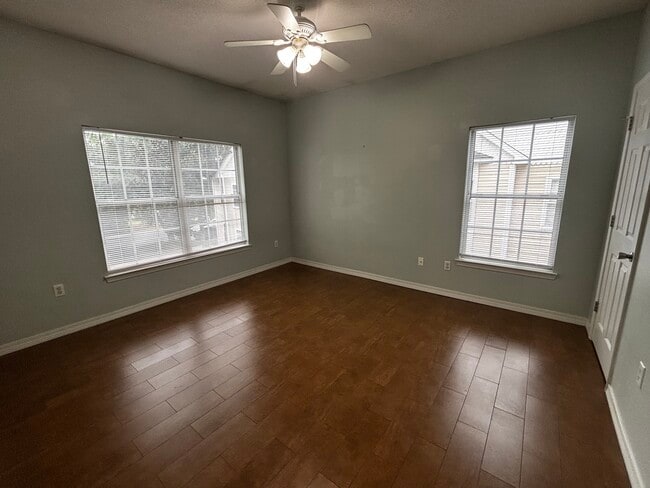 Master bedroom - 1501 Partin Dr N
