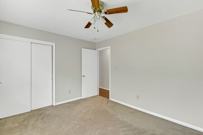 Foto del edificio - 219 Springdale Way