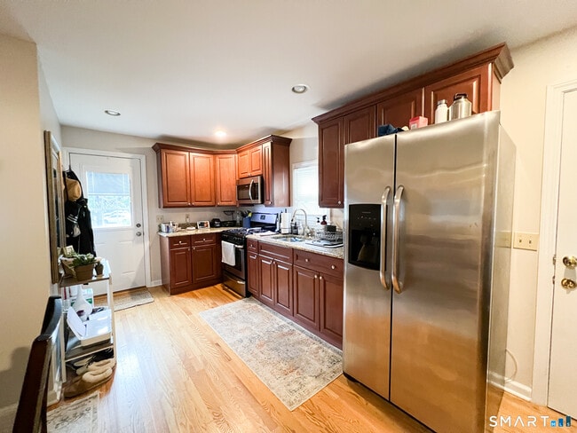 Building Photo - 156 W Main St