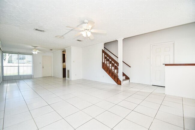 Building Photo - 12311 Grove Meadow Dr