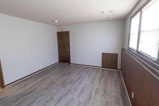 Foto del edificio - 1804 Sylvan Ln
