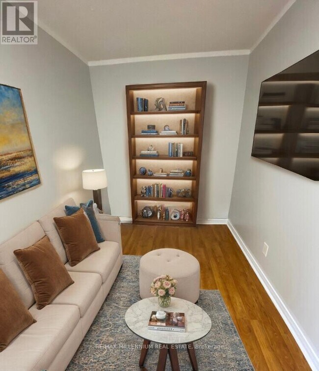 Building Photo - 4850 Glen Erin Dr