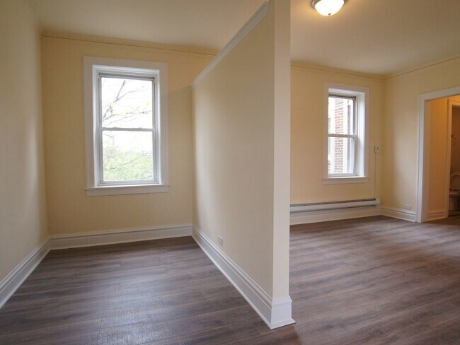 Building Photo - 2936 W Palmer St