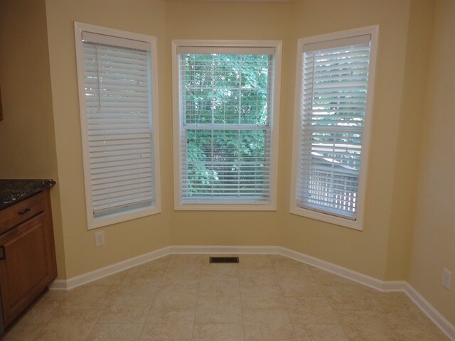 Building Photo - 2631 Abbotts Glen Drive