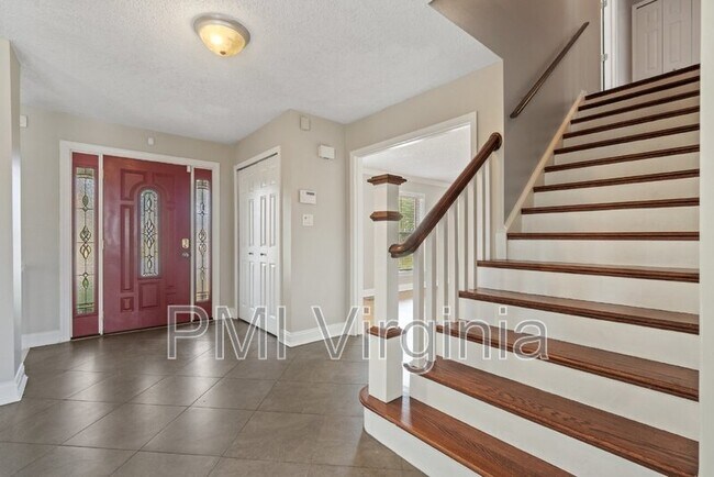 Foto del edificio - 5116 Long Meadow Pl