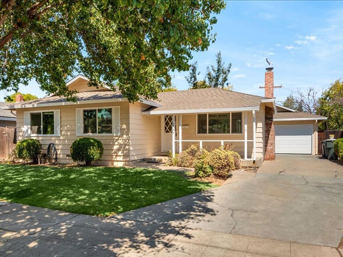 3BR 2BA Ranch Style Home House Rental in Sunnyvale, CA