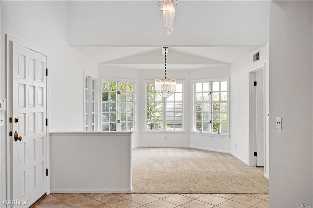 Foto principal - 3 br, 3 bath House - 12 Fairway Dr