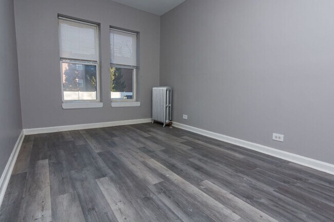 Foto del edificio - 7446 S Kingston Ave